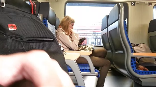 Honey Demon junto a Donna Bell y Nicole xxx madres negras Evans acariciándose en el jacuzzi