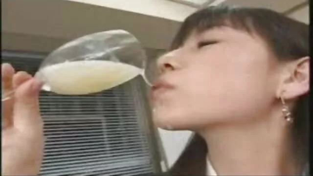 Aurora Belle se masturba apasionadamente madres con sus hijos xxx