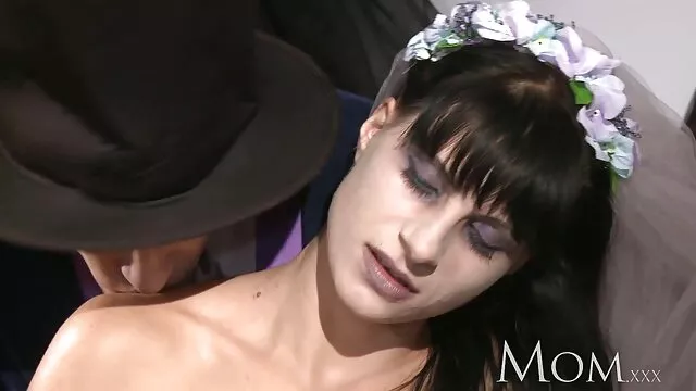 Amanda madres follsndo Duncan