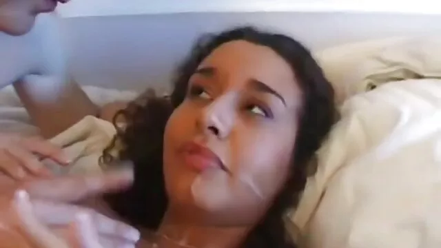 Estrella samantha follando con mama en la ducha