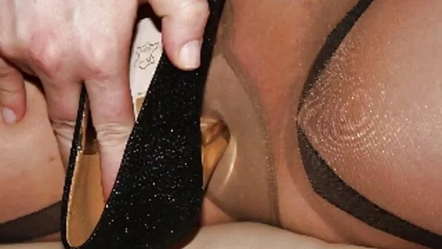 Simony Diamond se masturba en un helicóptero xxx gratis madres abandonado