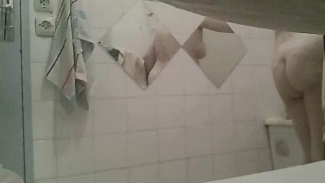 Verónica cogiendo con la mama