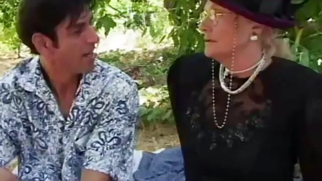 Selina y Melinda incesto madre e hijo en hotel