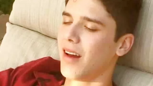 Shay madre cogiéndose a su hijo laren